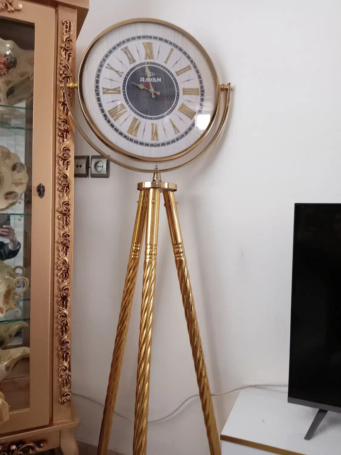 ساعت ایستاده|ساعت دیواری و تزئینی|تربت‌حیدریه, دیزقند|دیوار