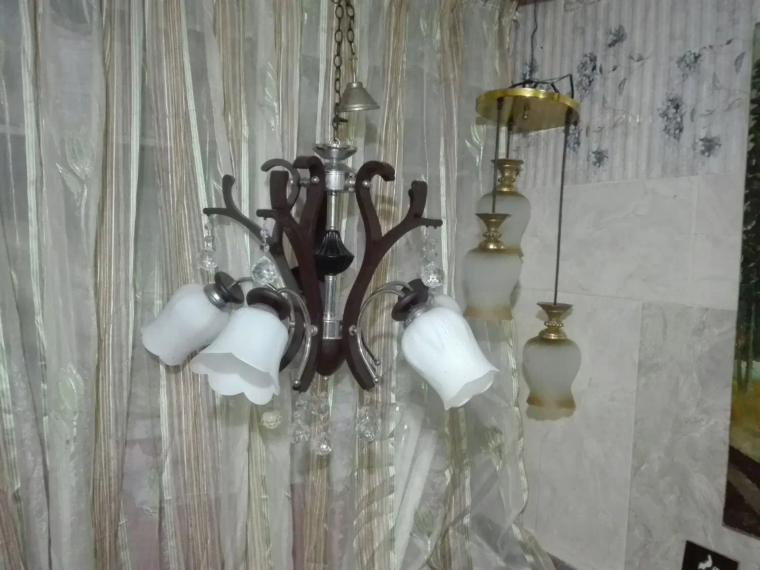 دوتا لوستر یکی سه شعله ویکی پنج شعله|لوستر و چراغ آویز|فردیس, سرحدی|دیوار