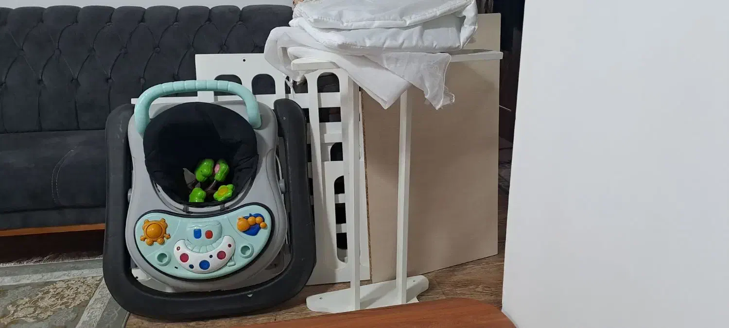 تخت کنار مادر و روروئک|تخت و سرویس خواب|رامسر, |دیوار