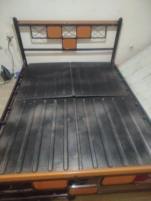 تخت خواب فلزی ۲نفری|تخت و سرویس خواب|ایرانشهر, |دیوار