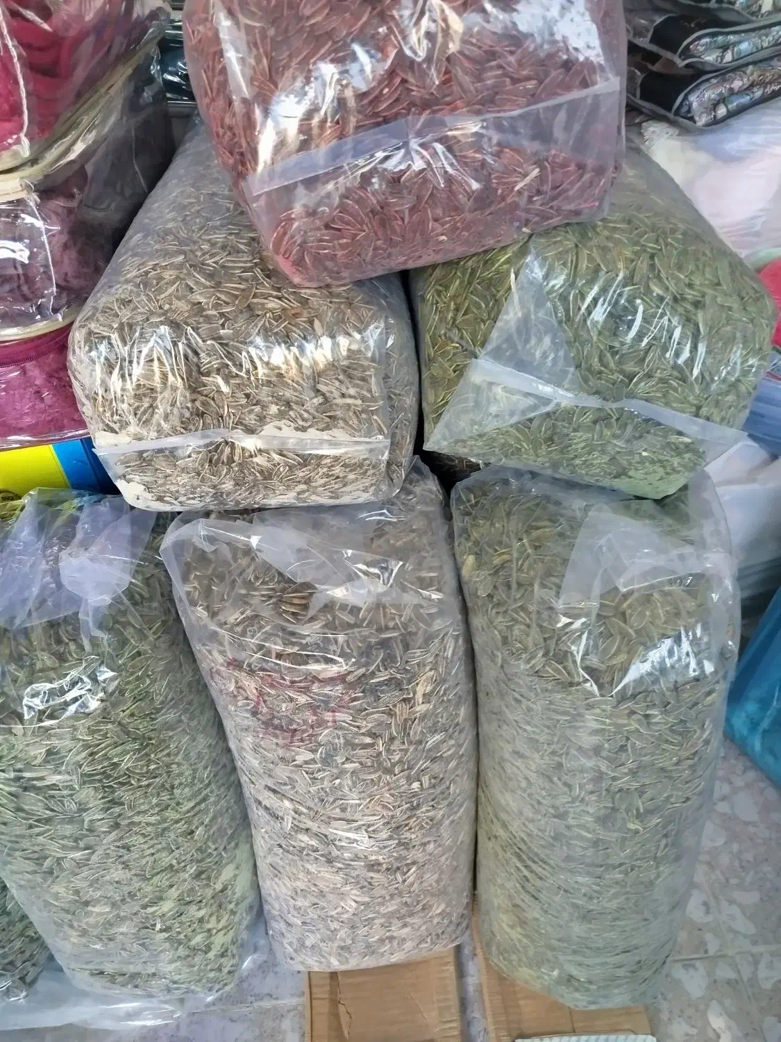 تخمه افتابگردان|خوردنی و آشامیدنی|قروه, |دیوار