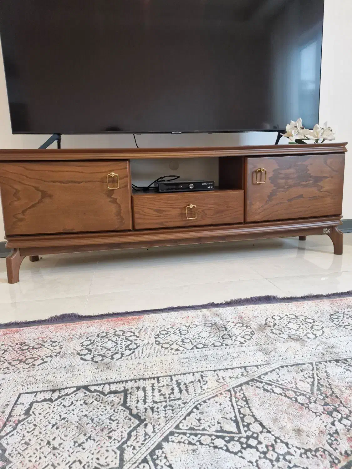 میز تلویزیون مدرن بسیار شیک|میز تلویزیون|بندر انزلی, ساحل قو|دیوار