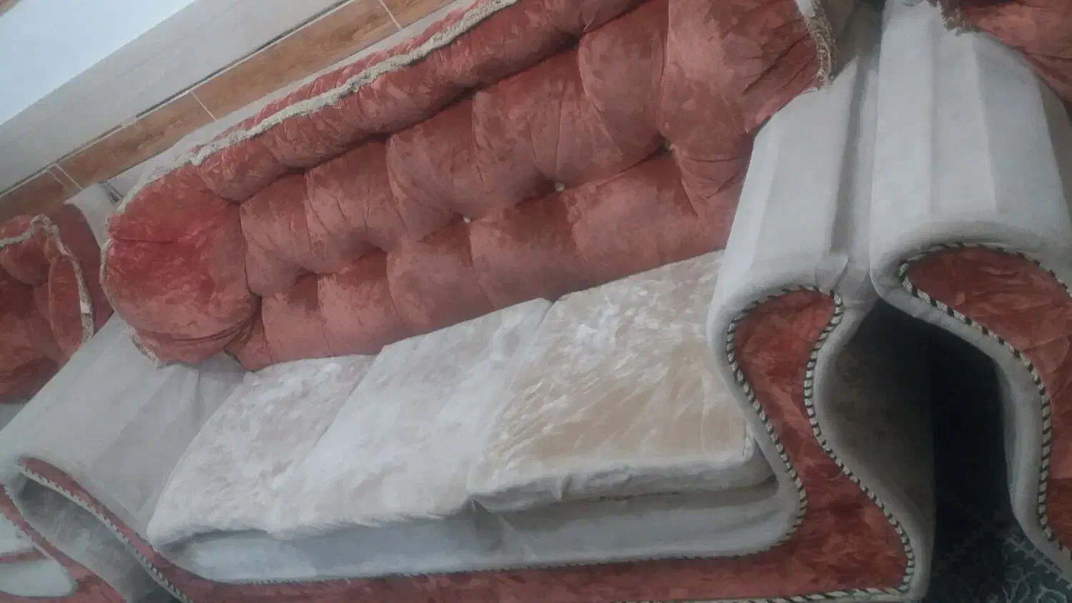 مبل هفت نفره سالم ب همراه یک میز|مبلمان خانگی و میز عسلی|زاهدان, |دیوار