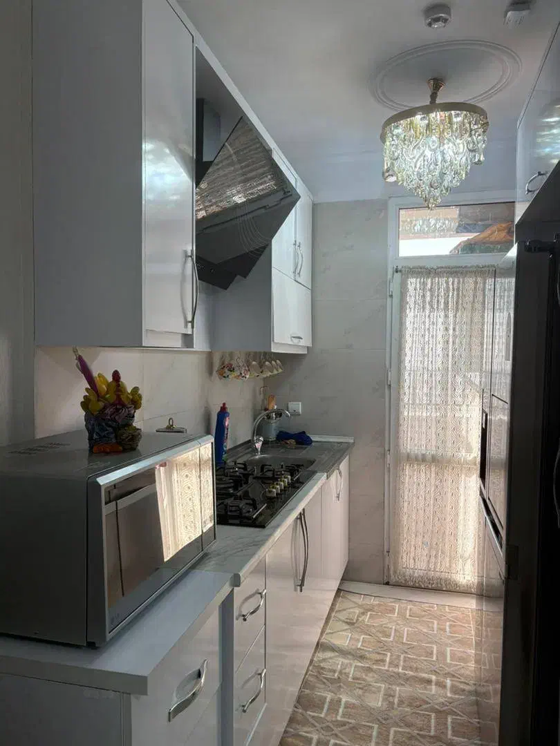 ۸۰ متر ۲ خواب فول امکانات رو به آفتاب تخلیه