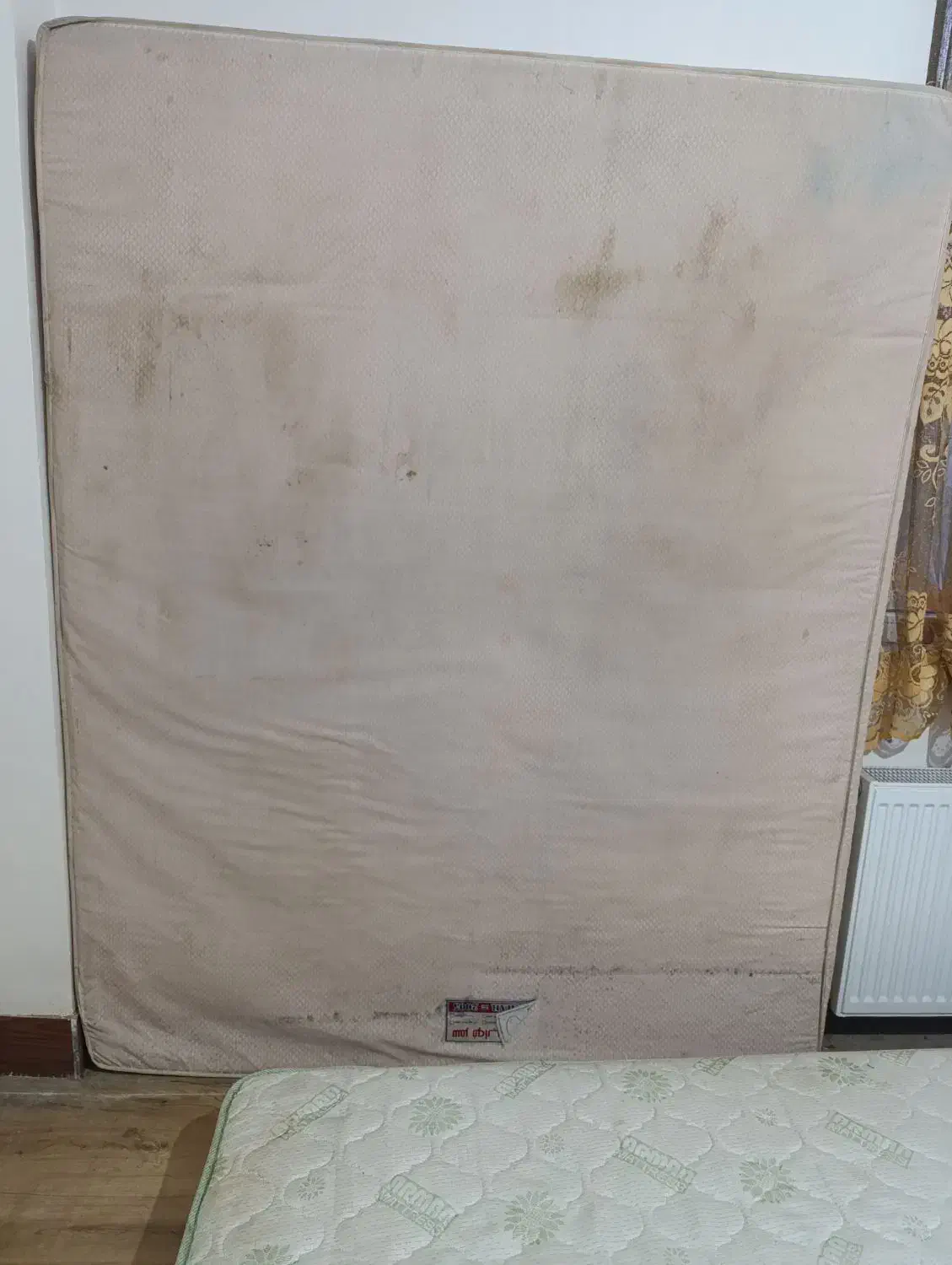 تشک دونفره|تشک تختخواب|لاهیجان, لیل|دیوار