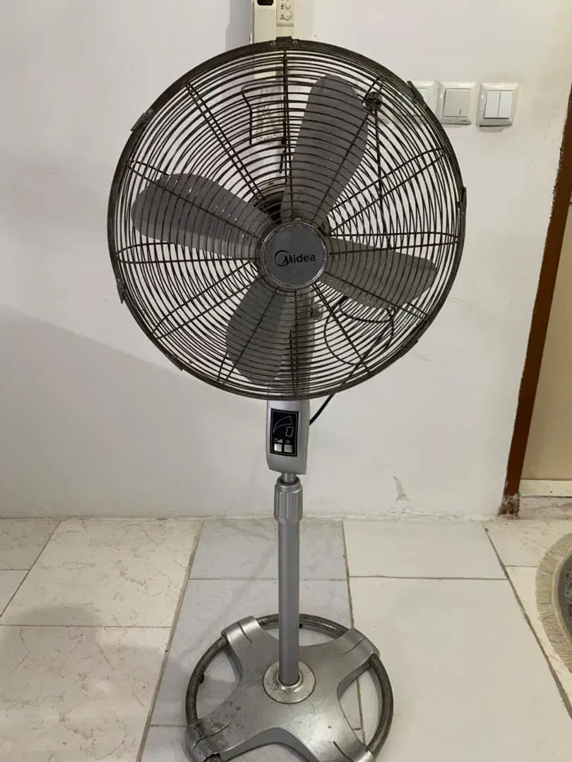 پنکه مدیا کاملا سالم با تست|پنکه و تصفیه‌کنندهٔ هوا|لنگرود, |دیوار