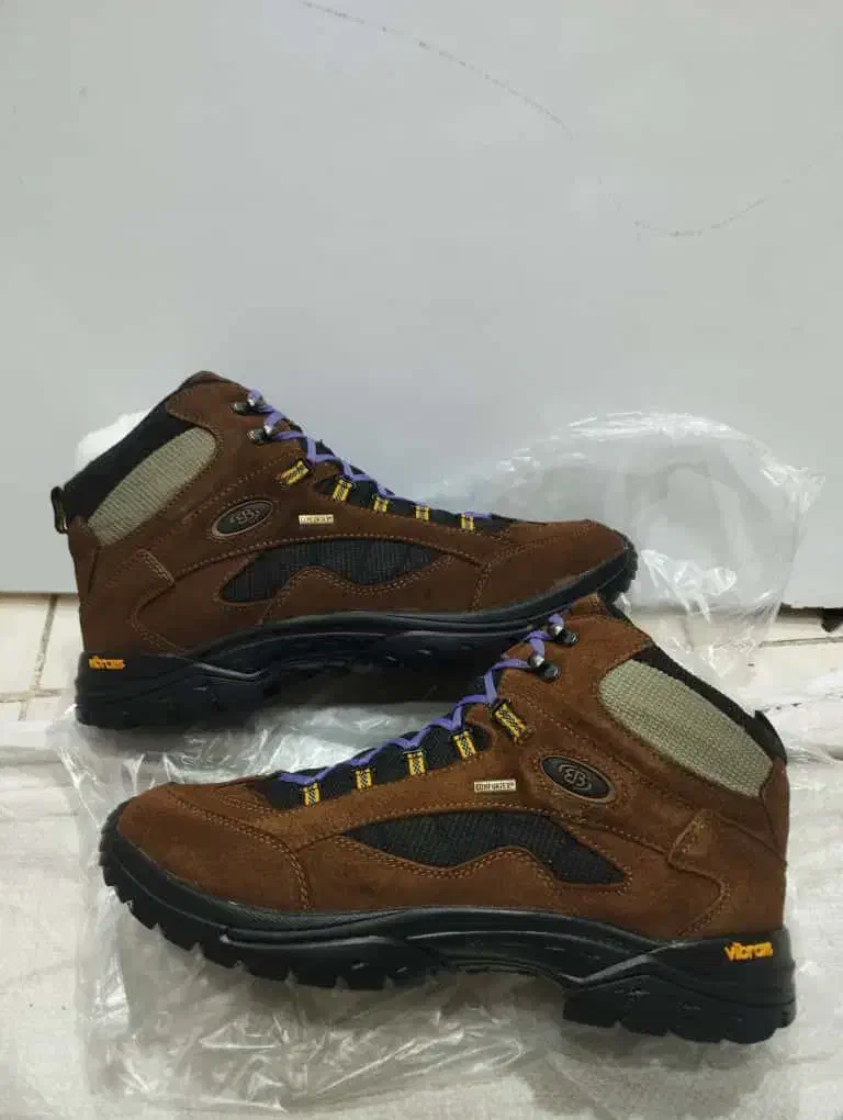 فروش نیم بوت خارجی اصل به صورت تکی وعمد|کیف، کفش، کمربند|خواف, |دیوار