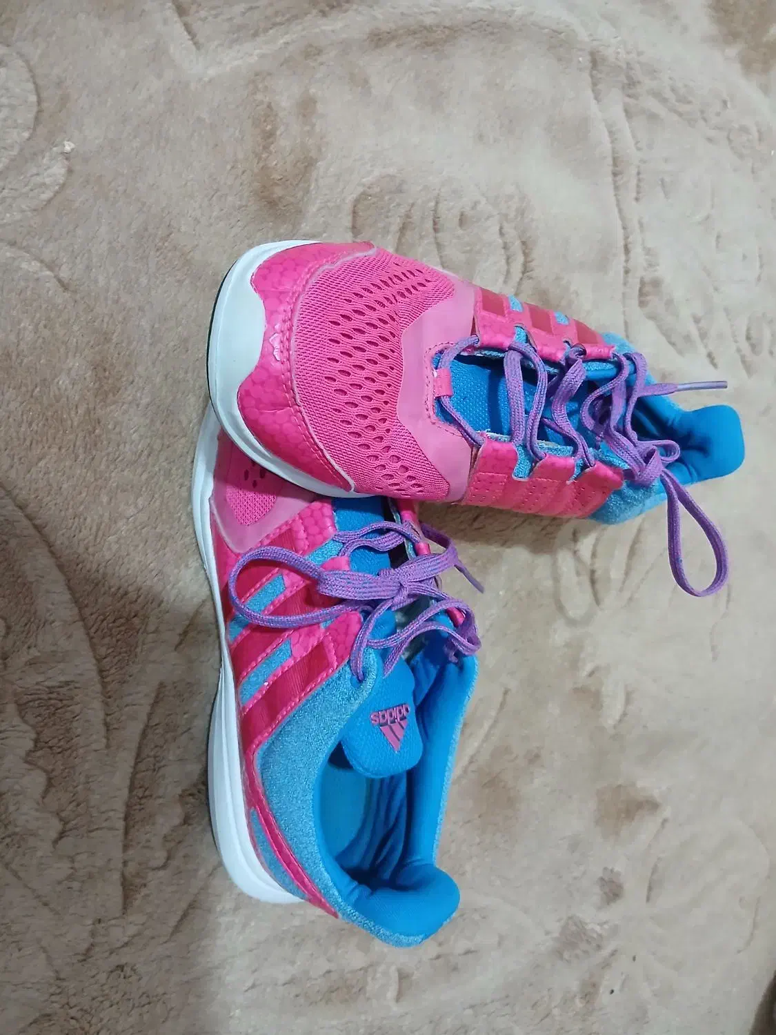 ۶جفت کفش اسپورت|کیف، کفش، کمربند|یاسوج, |دیوار