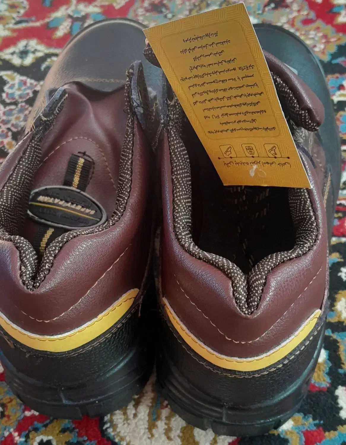 کفش کار وچکمه|کیف، کفش، کمربند|کلاچای, |دیوار