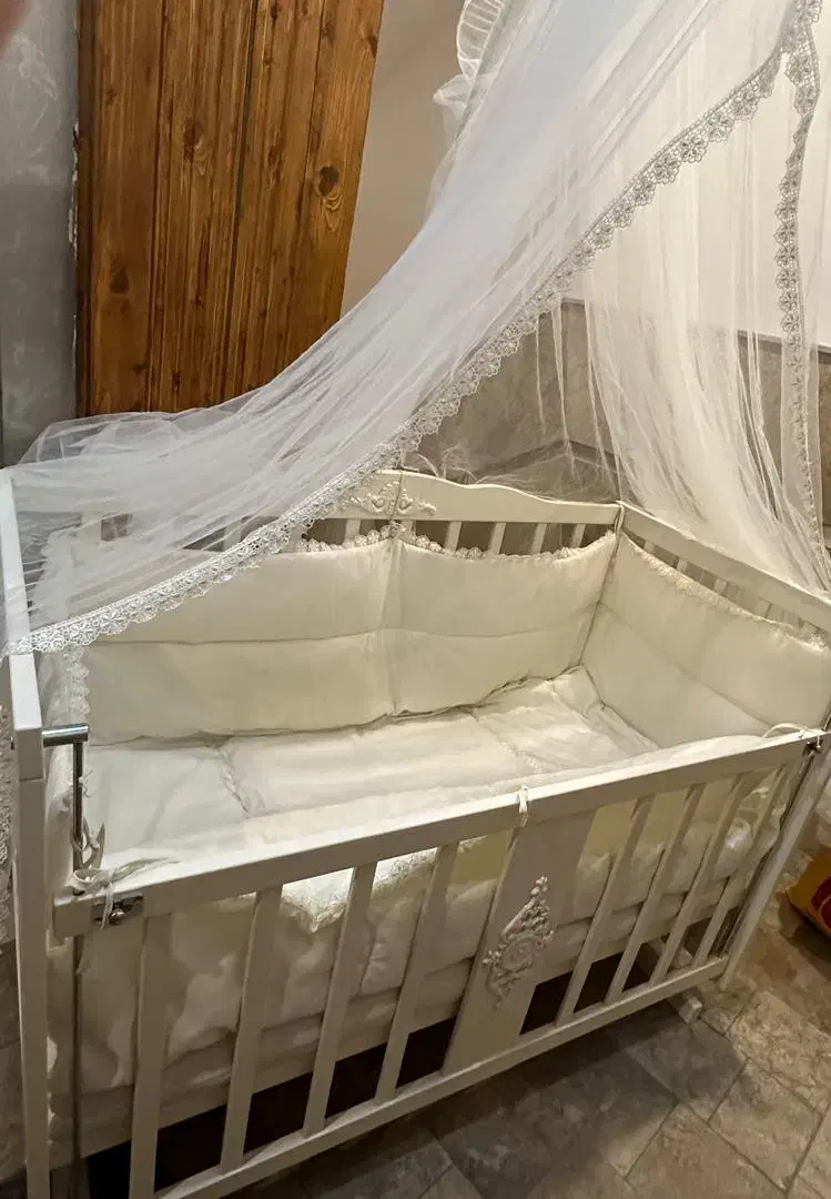 تخت کودک|تخت و صندلی بچه|ساری, |دیوار