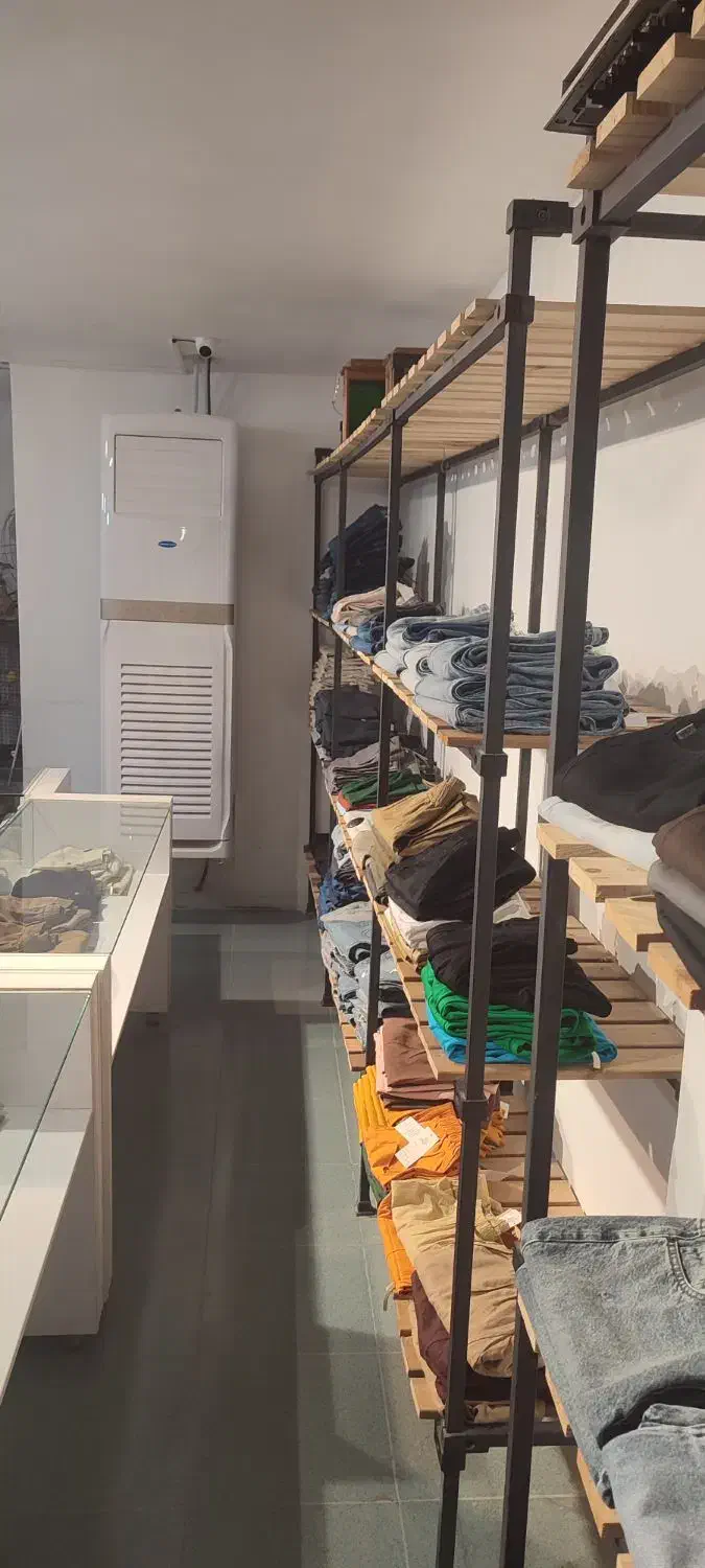 ویترین و لوازم فروشگاه پوشاک|فروشگاه و مغازه|خورموج, |دیوار