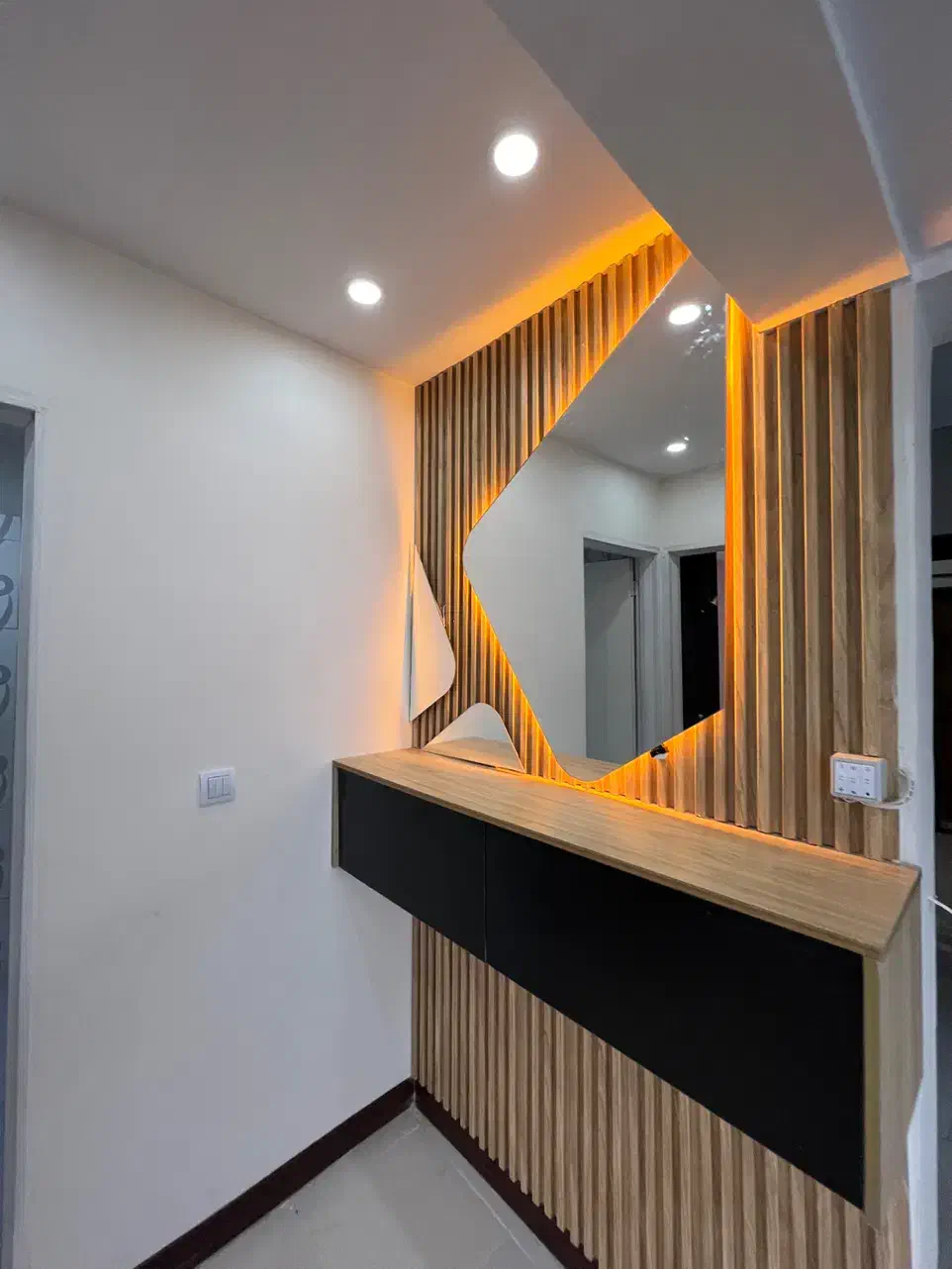 آپارتمان فروشی مخصوص بازنشسته ها|فروش آپارتمان|پرند, فاز ۶|دیوار