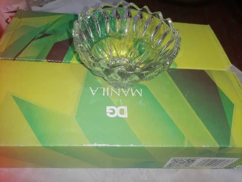 تعدادی بلوریجات و ظروف کاملا نو|ظروف سرو و پذیرایی|شیراز, شهرک پرواز|دیوار