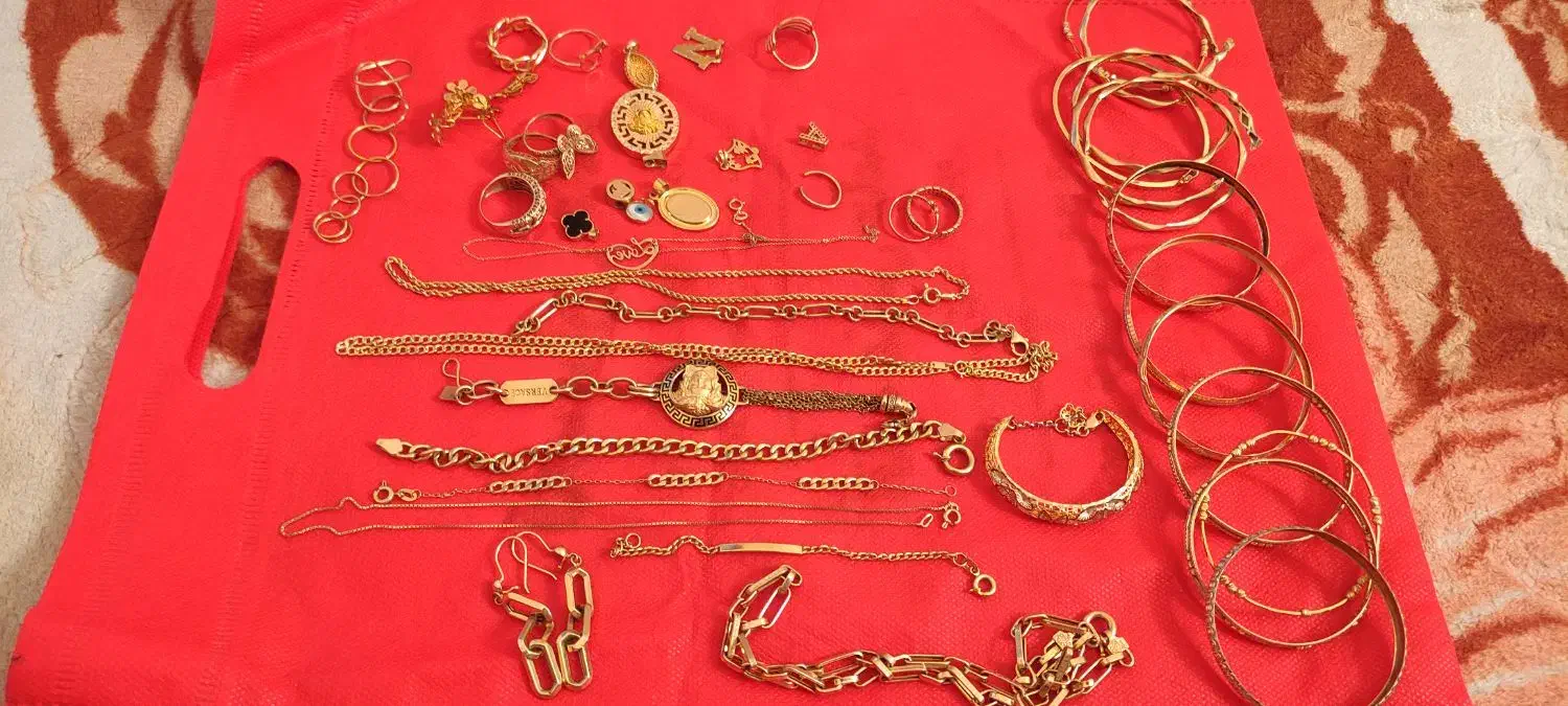 طلا بدون اجرت ۲۵۰ بالای تابلو حدود ۱۴۶ گرم|جواهرات|نظرآباد, نظرآباد|دیوار