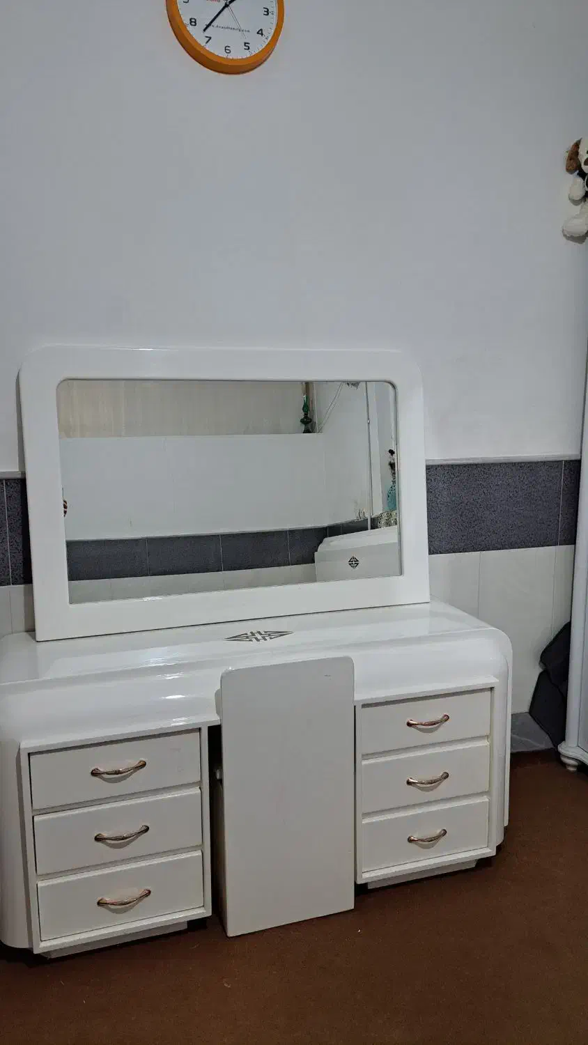 میز ارایشی|میز و صندلی غذاخوری|قم, تولید دارو و یخچال|دیوار