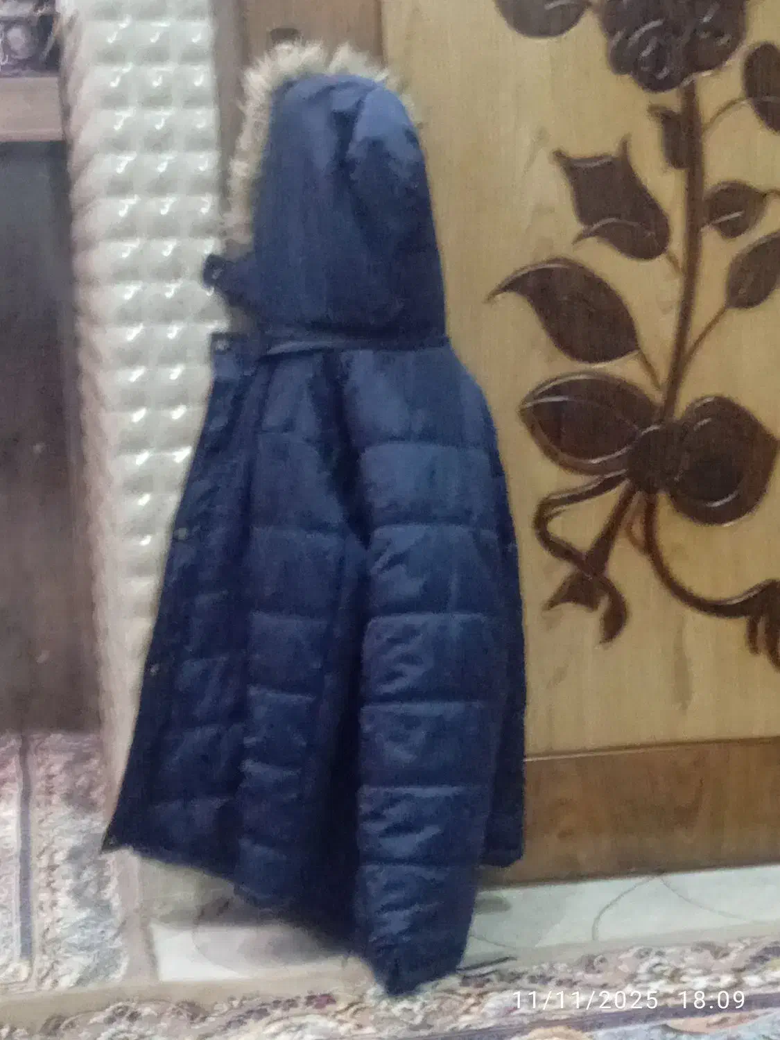 کاپشن نو|لباس|تیران, |دیوار