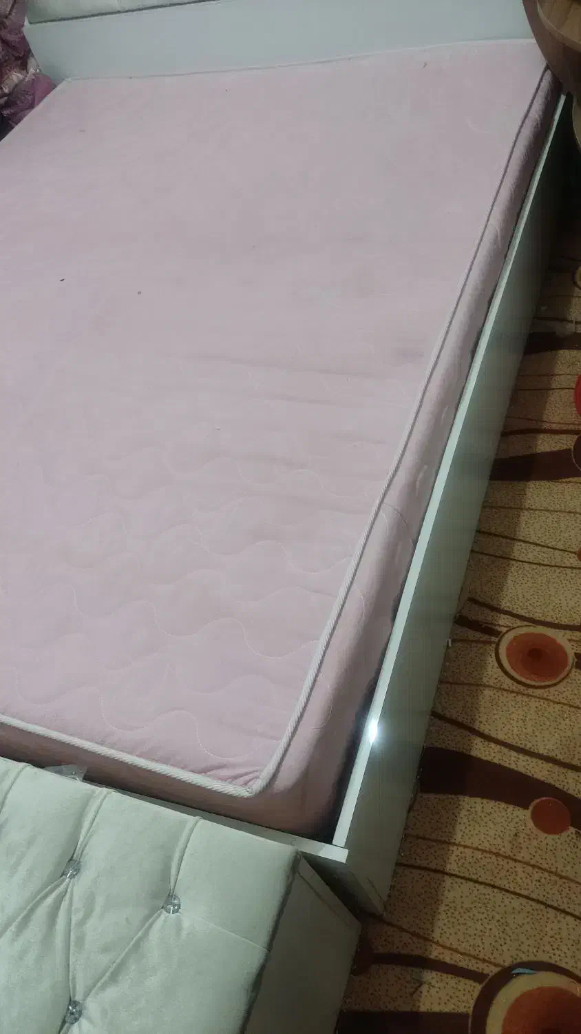 تخت خواب سالم زیاد استفاده نشده|تخت و سرویس خواب|آران و بیدگل, |دیوار