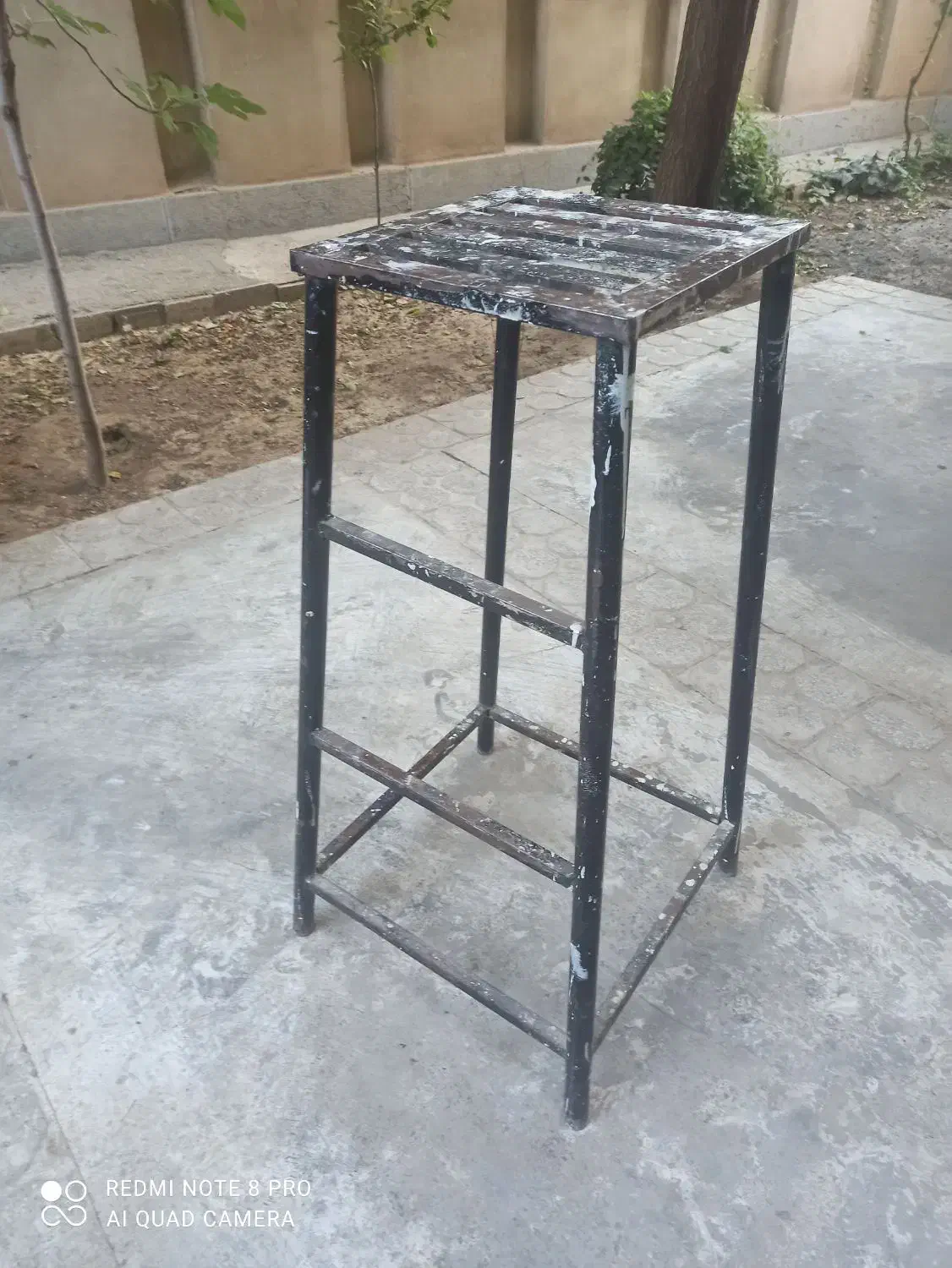 چهار پایه فلزی|صندلی و نیمکت|همدان, |دیوار