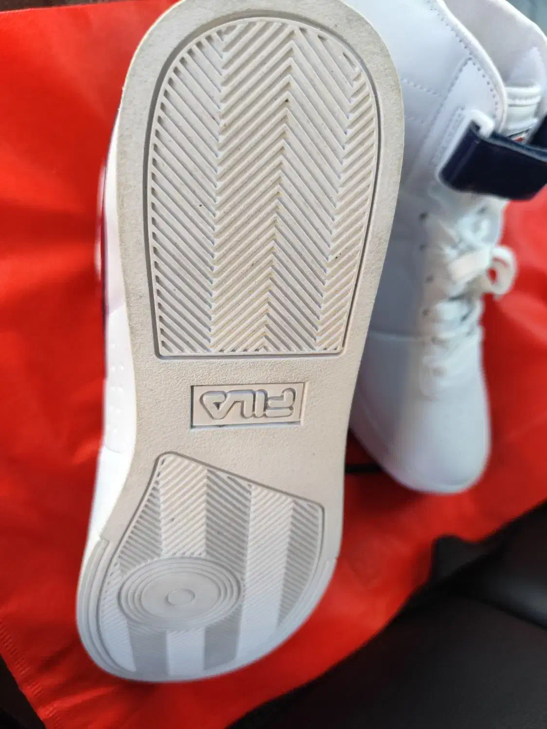 کفش کتونی فیلا|کیف، کفش، کمربند|ساری, |دیوار