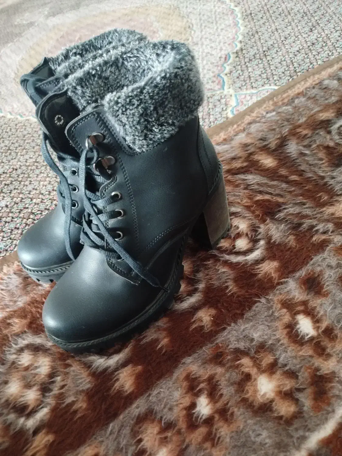 کفش بوتپاشنهبلند|کیف، کفش، کمربند|سلماس, |دیوار