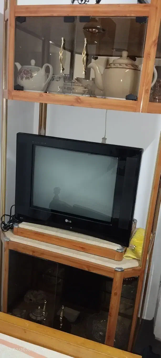 تلویزیون ۱۸اینچ|تلویزیون و پروژکتور|بندر انزلی, کارآموزی|دیوار