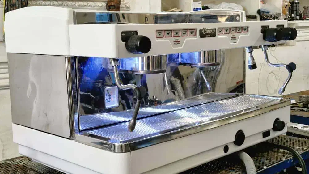 جیمبالی ام ۲۷ اولد فوق العاده تمیز در حد آکبند|کافی‌شاپ و رستوران|شیراز, سعدیه جنوبی|دیوار