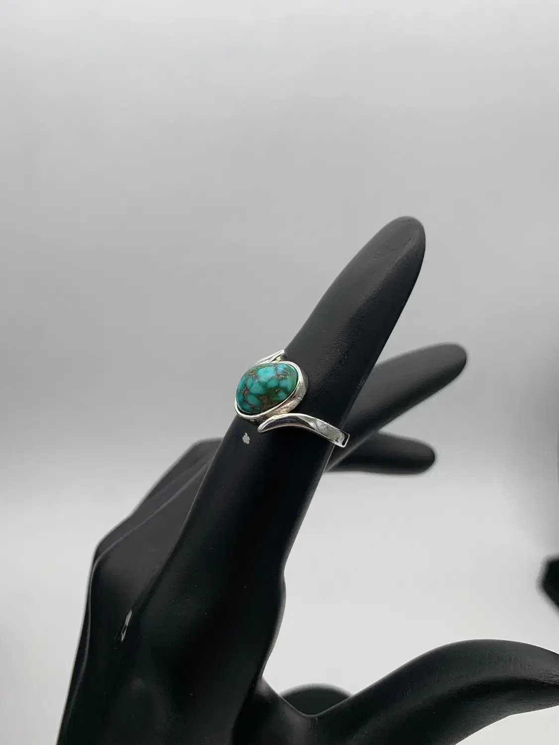 ساخت انواع انگشتر و زنجیر نقره با طرح و سنگ دلخواه|جواهرات|نوشهر, |دیوار