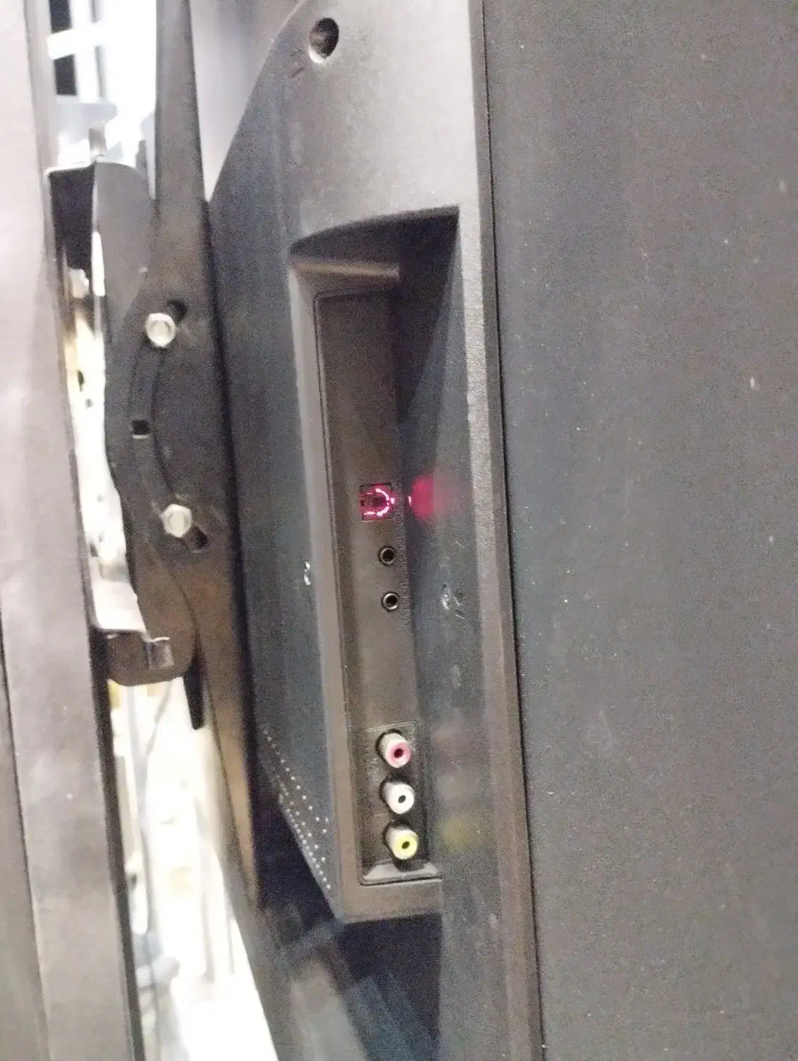 تلوزیون ۵۵ اسنوا|تلویزیون و پروژکتور|مشهد, سپاد|دیوار