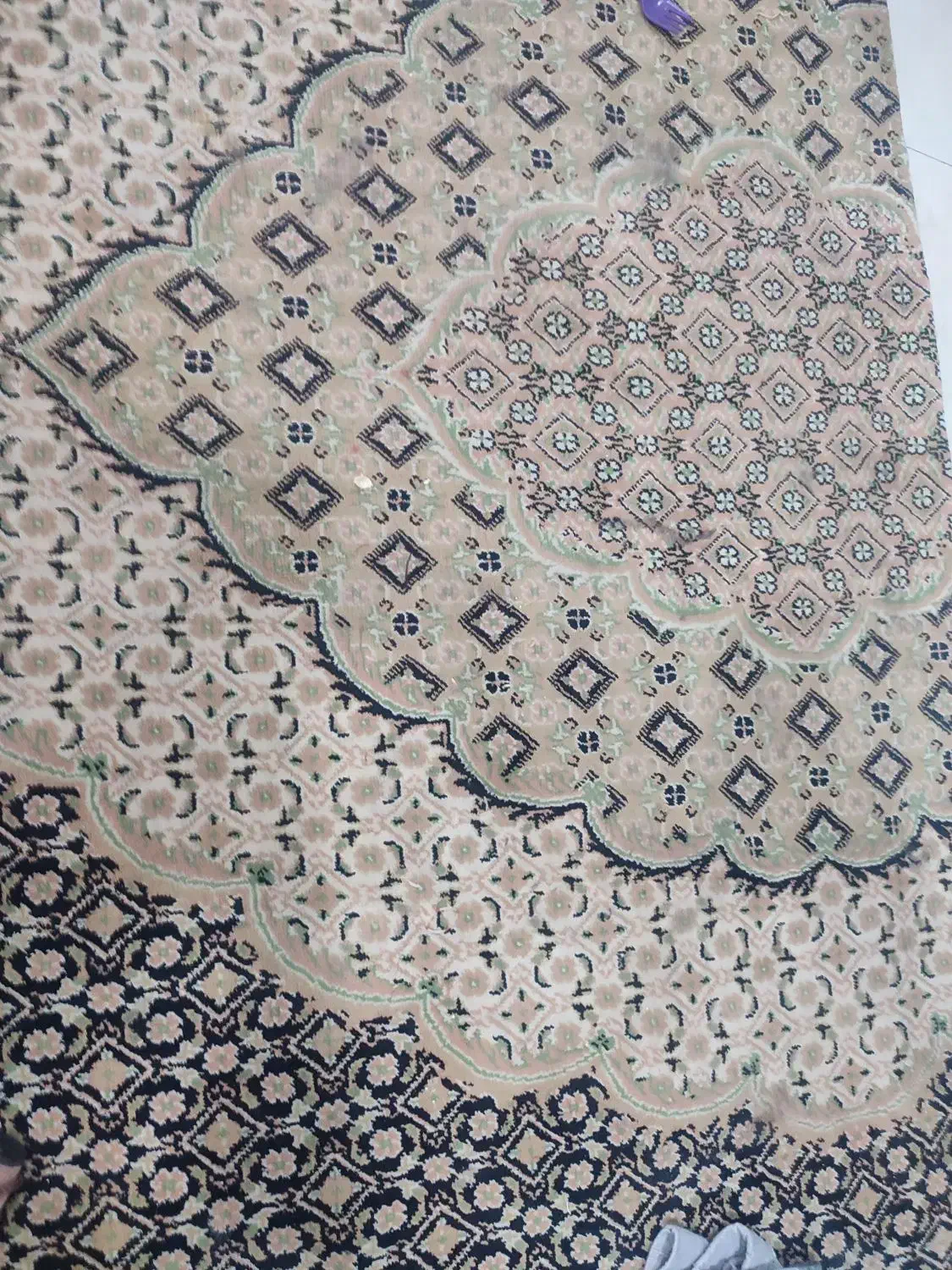 تعدادی لوازم خانگی|فرش|مرند, |دیوار