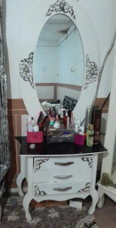 میز و آیینه|مبلمان خانگی و میز عسلی|گنبد کاووس, |دیوار