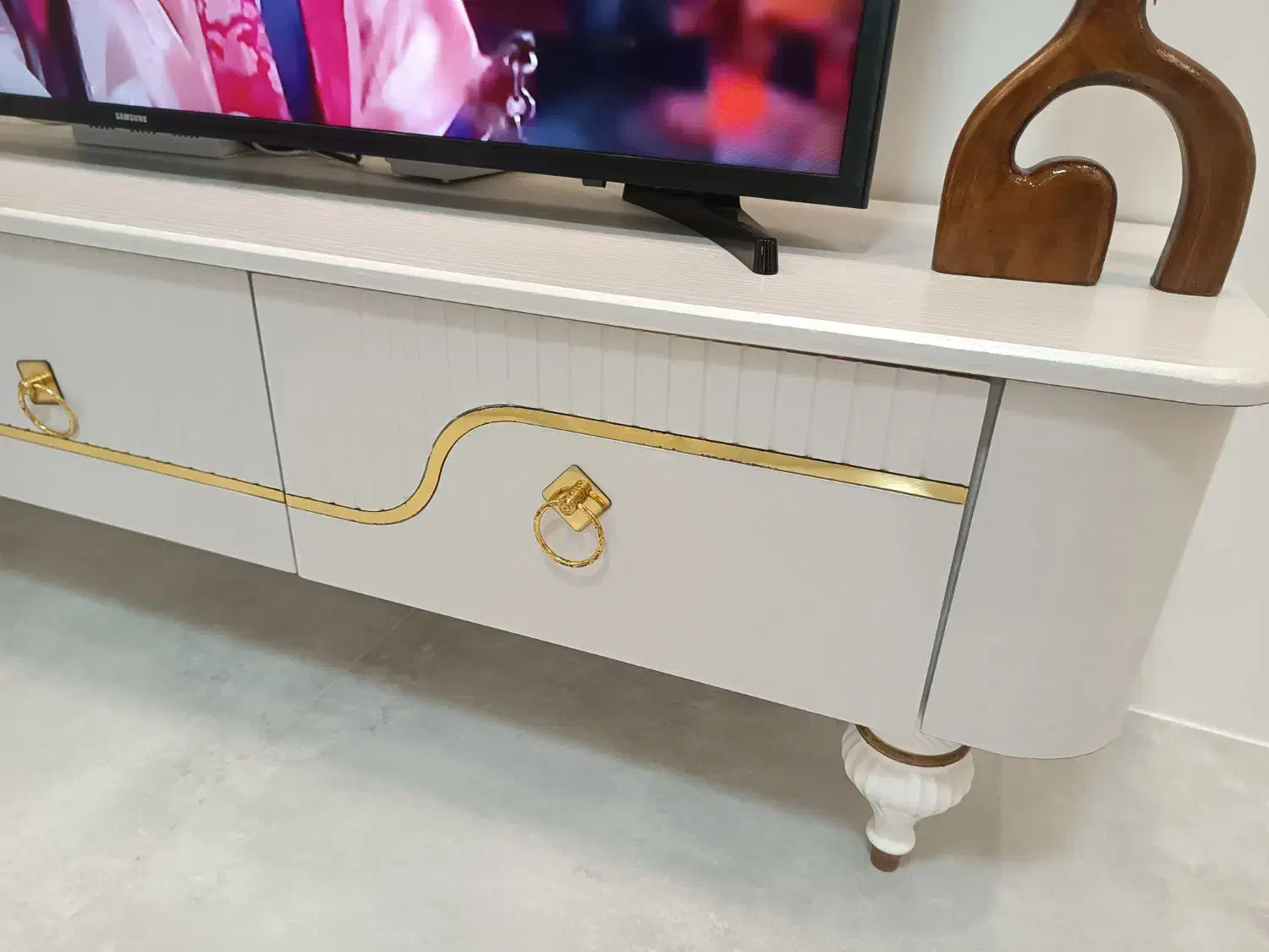 میز تلویزیون در حد نو|میز تلویزیون|نکا, |دیوار