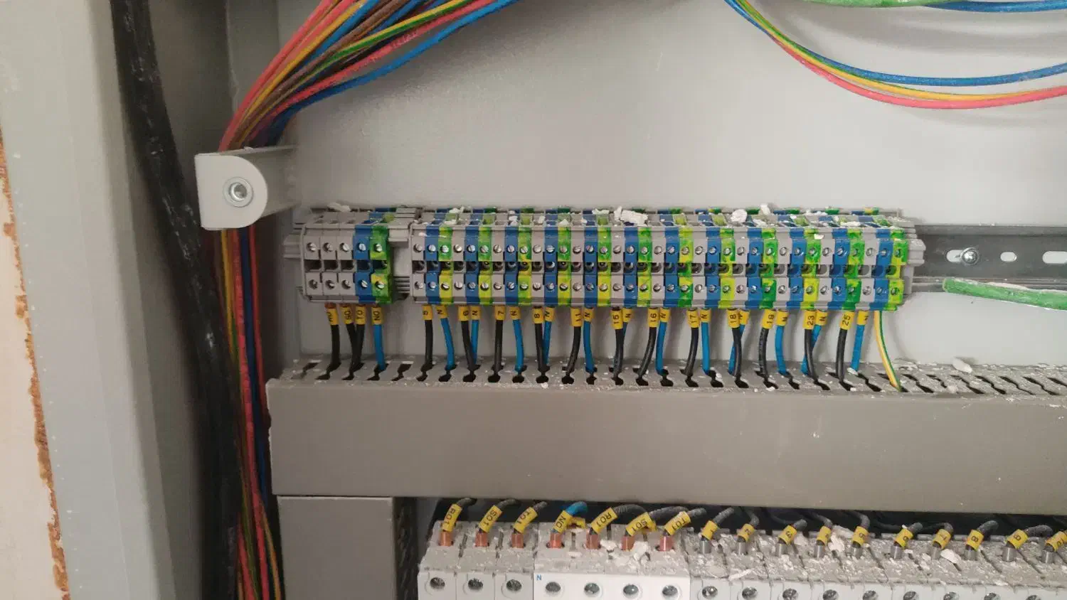 کابلی کشی سینی کشی کابل کشی شبکه|خدمات پیشه و مهارت|همدان, |دیوار