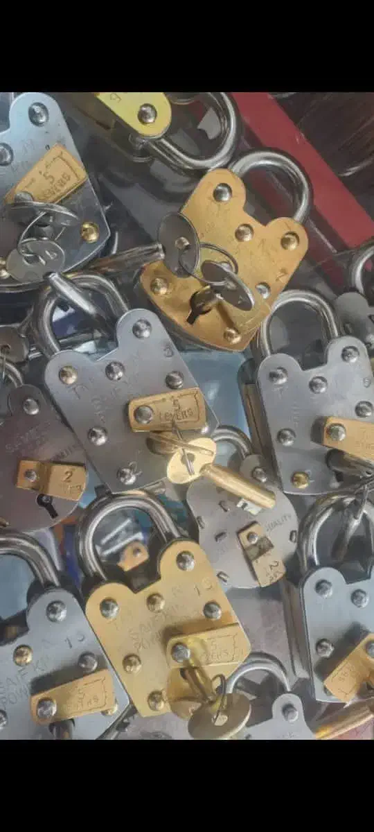 کلید سازی میلاد .|قطعات یدکی و لوازم جانبی|بم, |دیوار