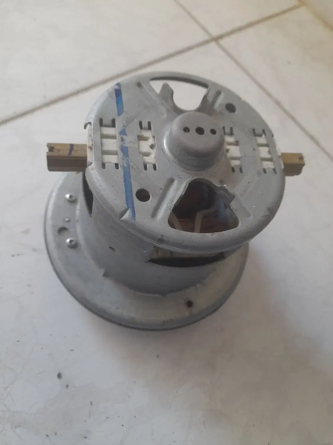 موتور جارو برقی بوش اورجینال|جاروبرقی، جارو شارژی، بخارشو|اصفهان, مسجد مصلی|دیوار