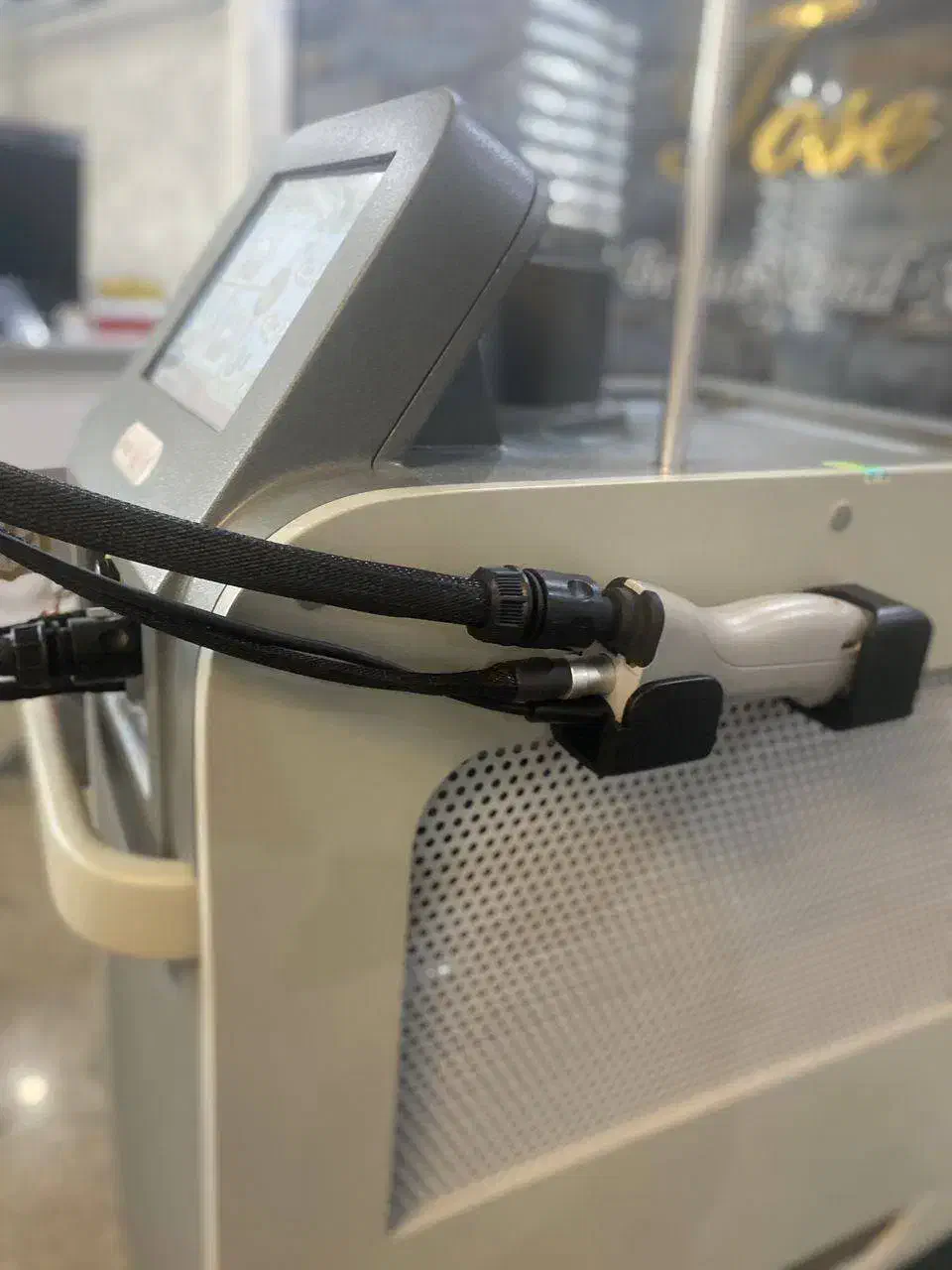 موجودی دستگاه های مناسب کلینک|آرایشی، بهداشتی، درمانی|کاشان, فاز ۱ ناجی آباد|دیوار