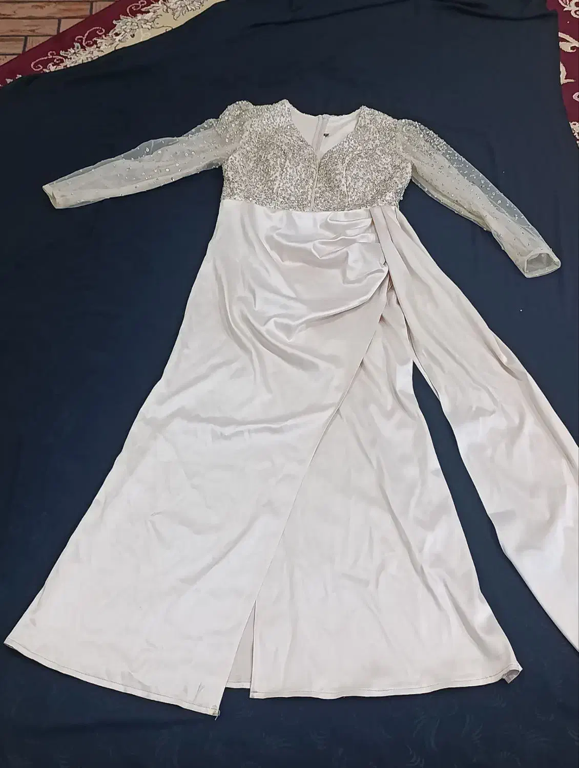 لباس مجلسی|لباس|نیمروز, |دیوار