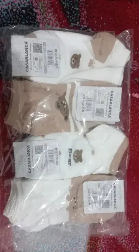 جوراب|لباس|کرج, جهان‌شهر|دیوار