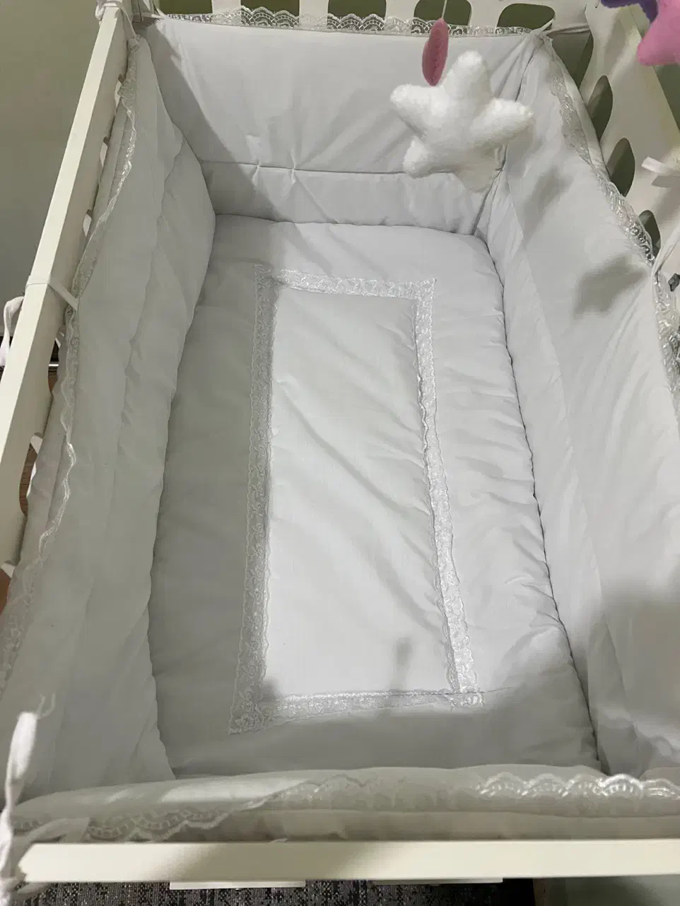 تخت کنار مادر|تخت و صندلی بچه|رشت, فلسطین|دیوار