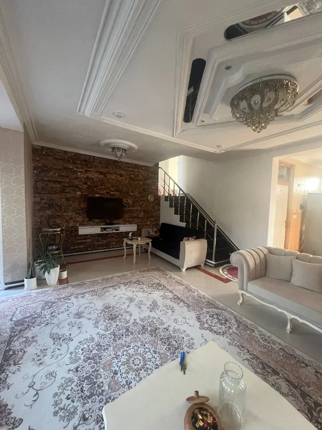 ویلا کوهپایه ای بر خیابان اصلی ویو دار|فروش خانه و ویلا|رضوانشهر, |دیوار