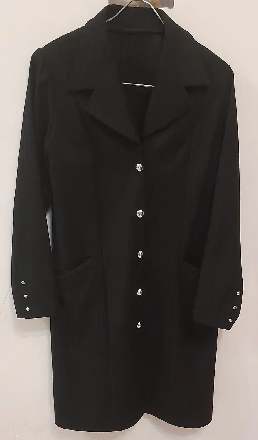 پالتو|لباس|بناب, |دیوار