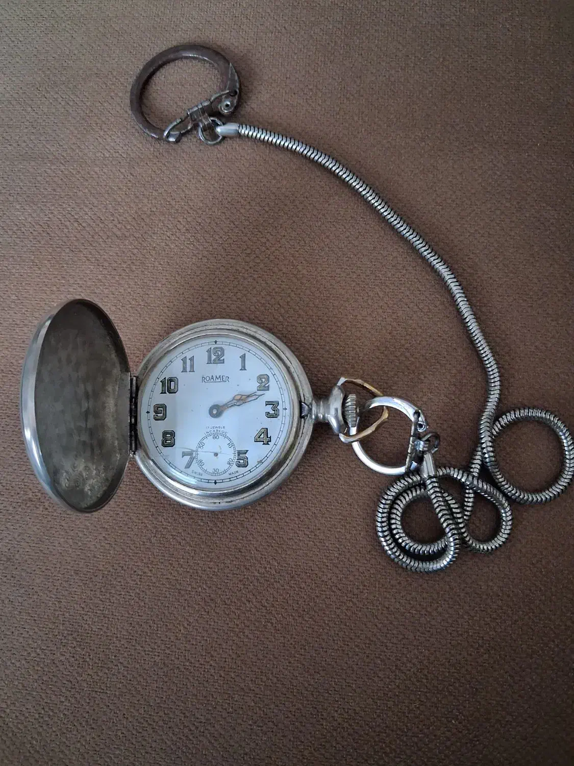 ساعت جیبی|کلکسیون اشیاء عتیقه|رشت, دباغیان|دیوار