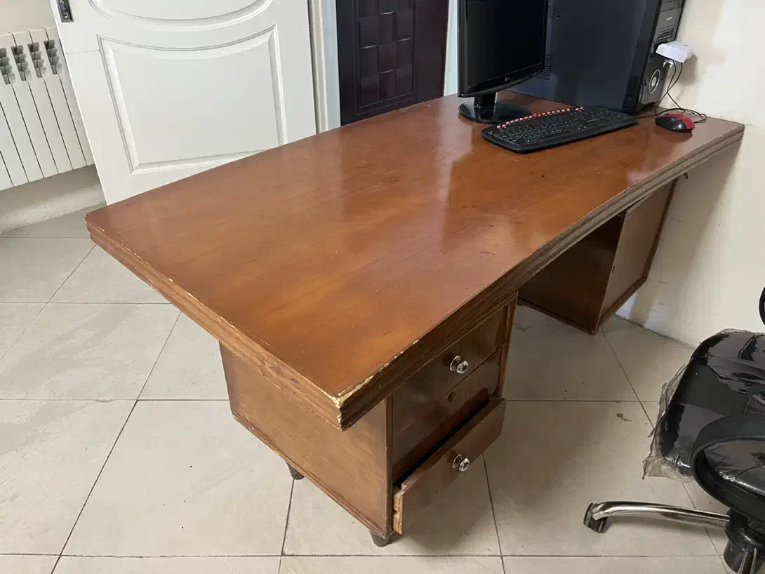 وایتبرد شیشه ای،۳عدد میز|لوازم التحریر|تبریز, |دیوار