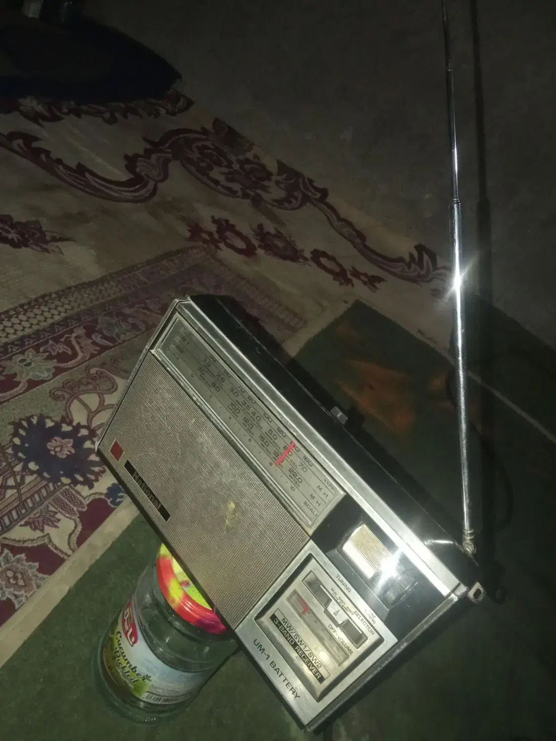 رادیو قدیمی سالم|کلکسیون اشیاء عتیقه|سیب و سوران, |دیوار