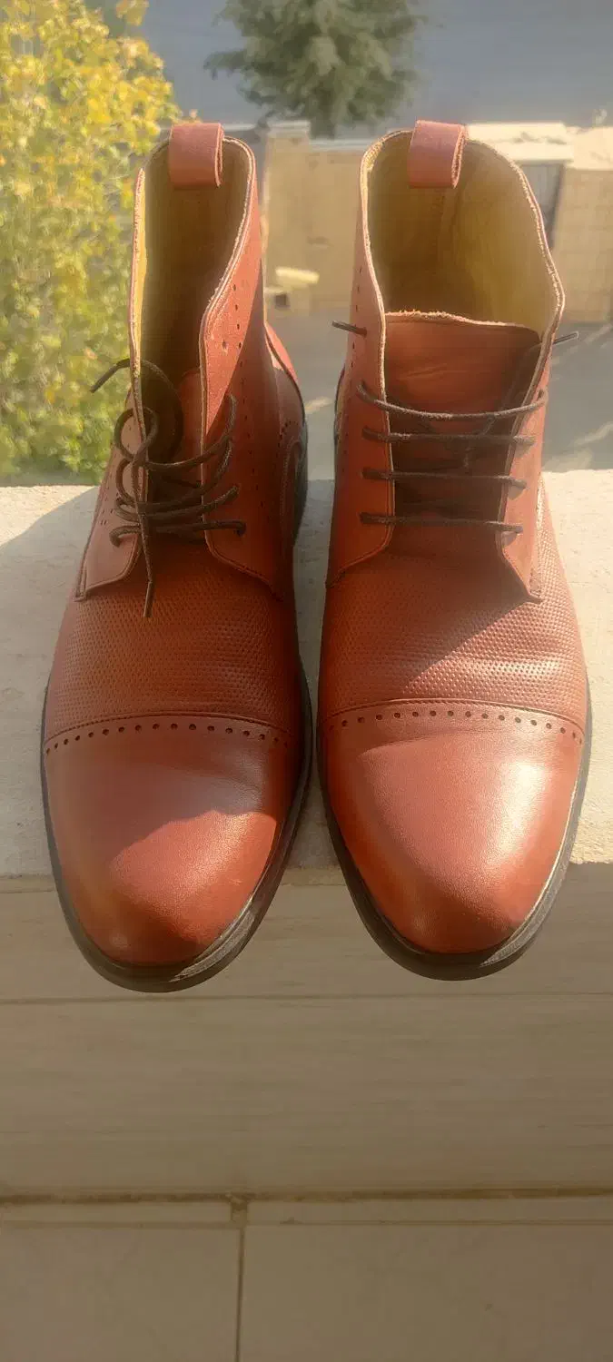 کفش تمام چرم|کیف، کفش، کمربند|صدرا-فارس, فاز ۱|دیوار