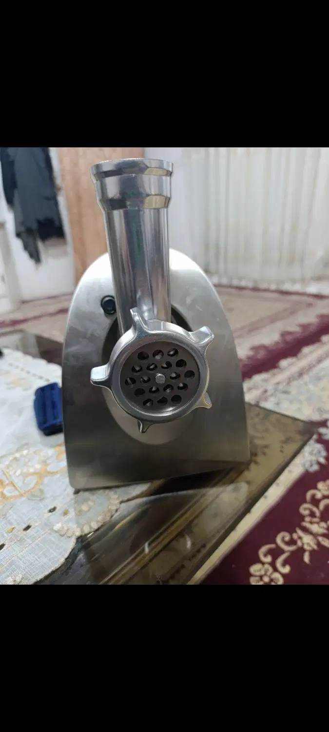 چرخ گوشت|خردکن، آسیاب، غذاساز|تربت‌حیدریه, باغ سلطانی|دیوار