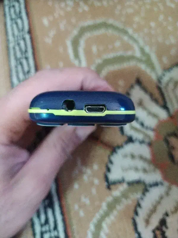 گوشی ساده تخفیف میدم|موبایل|الیگودرز, |دیوار