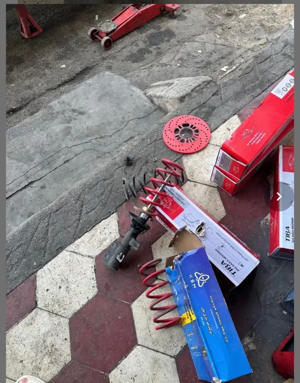 کمک فنر و منبع 106اسپورت|قطعات یدکی و لوازم جانبی|شیراز, انجیر|دیوار