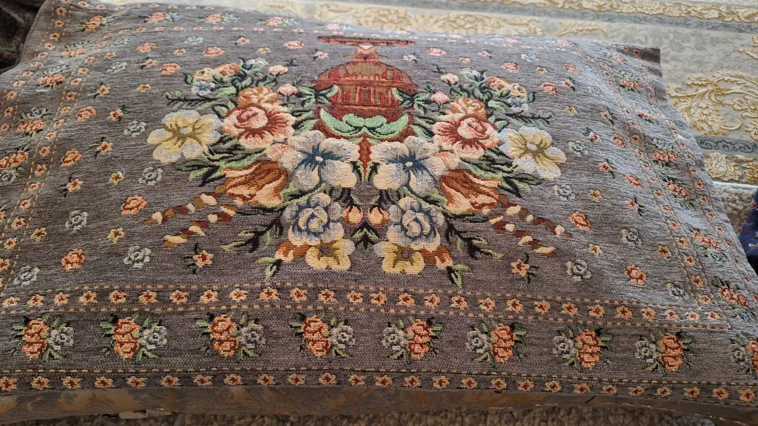 رو بالشتی|رختخواب، بالش، پتو|جوانرود, |دیوار