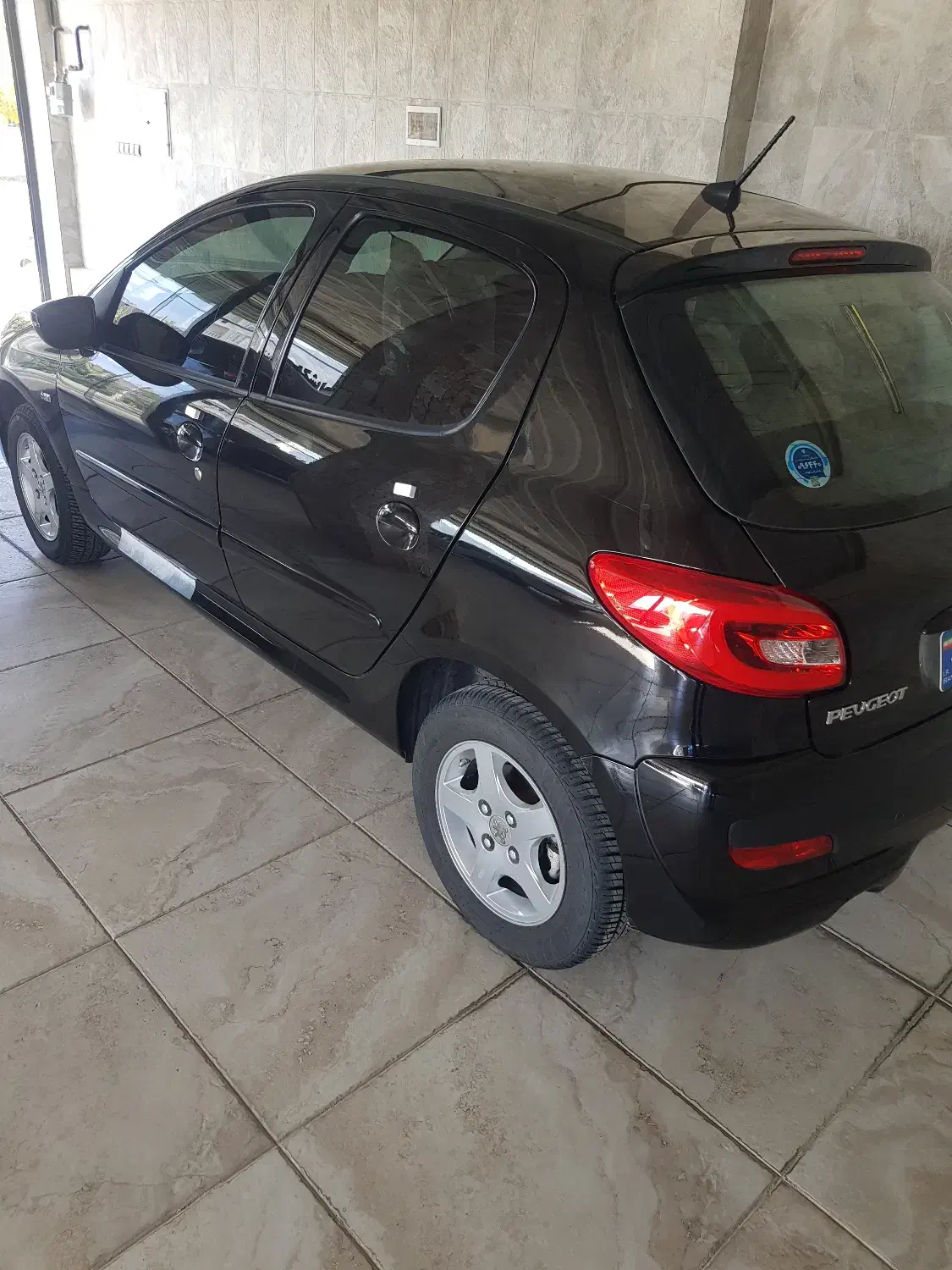 ۲۰۷ اتومات مدل ۴۰۳|خودرو سواری و وانت|شیراز, باغ تخت|دیوار