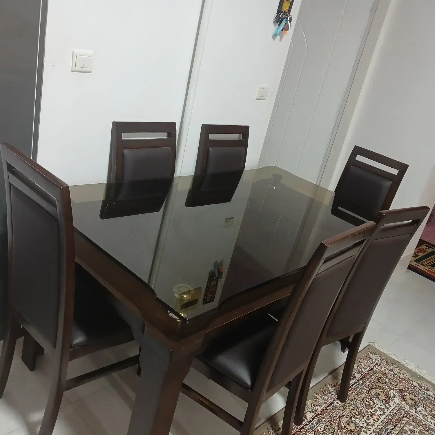 لوازم خانگی|میز و صندلی غذاخوری|سمیرم, |دیوار